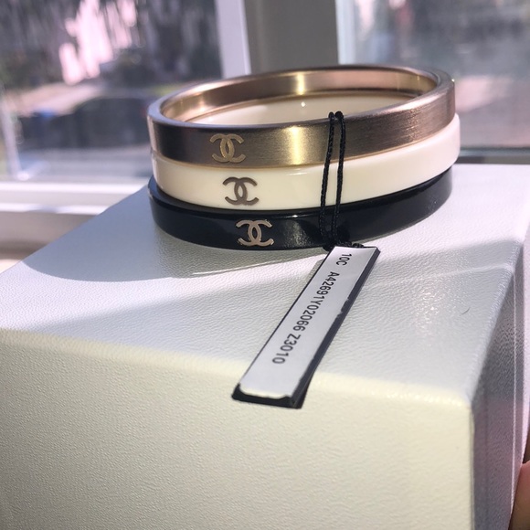 Vintage Chanel bracelets - Picture 3 of 5